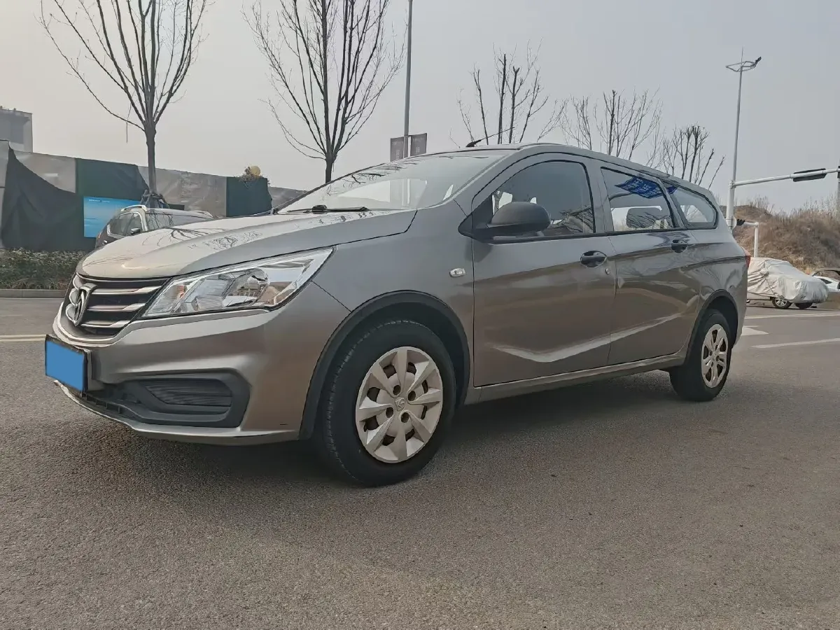 2017 BaoJun 310W 1.2L 82HP L4 6MT,autocango,china used car exporter,china ev exporter,chinese used car exporter,chinese used ev exporter