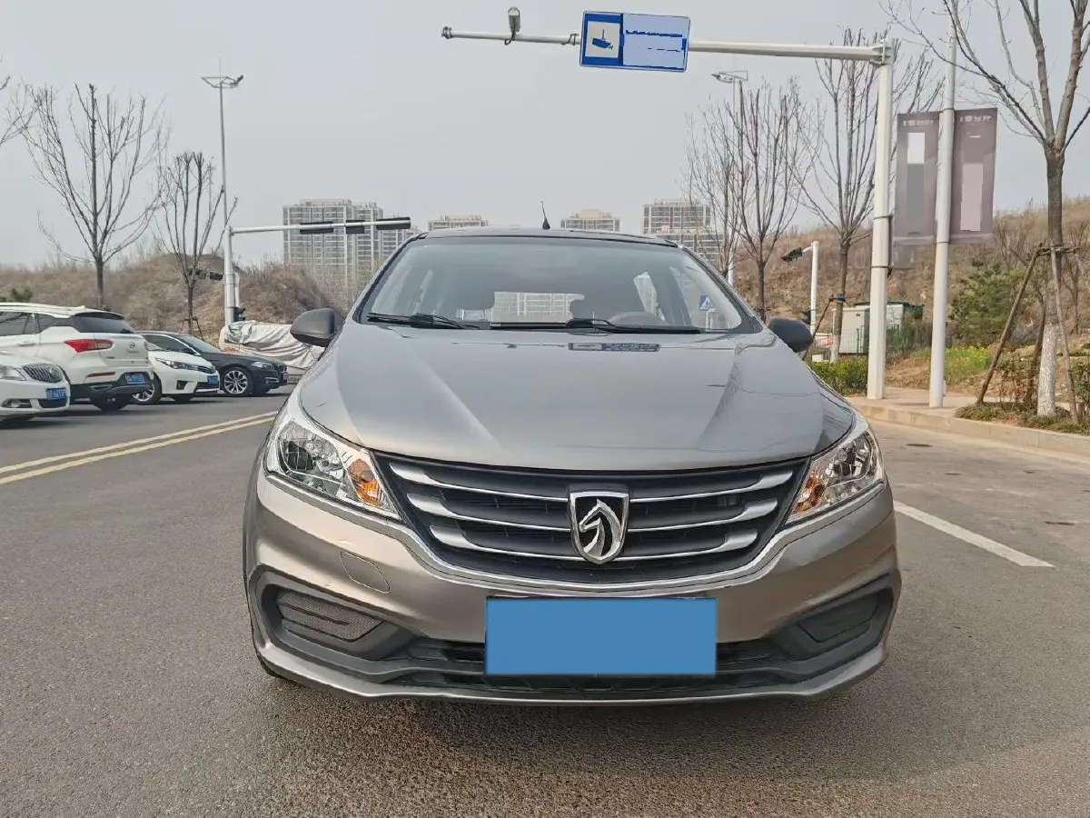 2017 BaoJun 310W 1.2L 82HP L4 6MT,autocango,china used car exporter,china ev exporter,chinese used car exporter,chinese used ev exporter