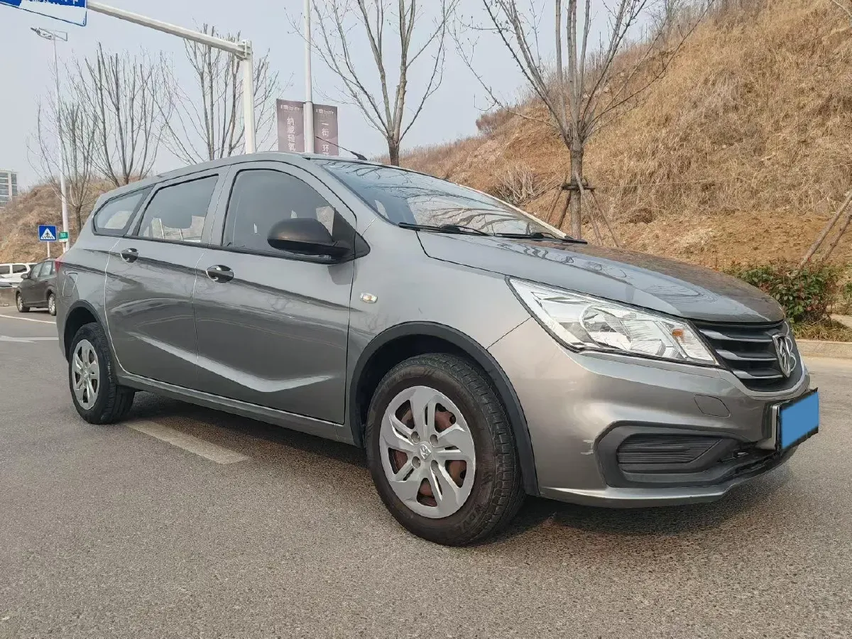 2017 BaoJun 310W 1.2L 82HP L4 6MT,autocango,china used car exporter,china ev exporter,chinese used car exporter,chinese used ev exporter