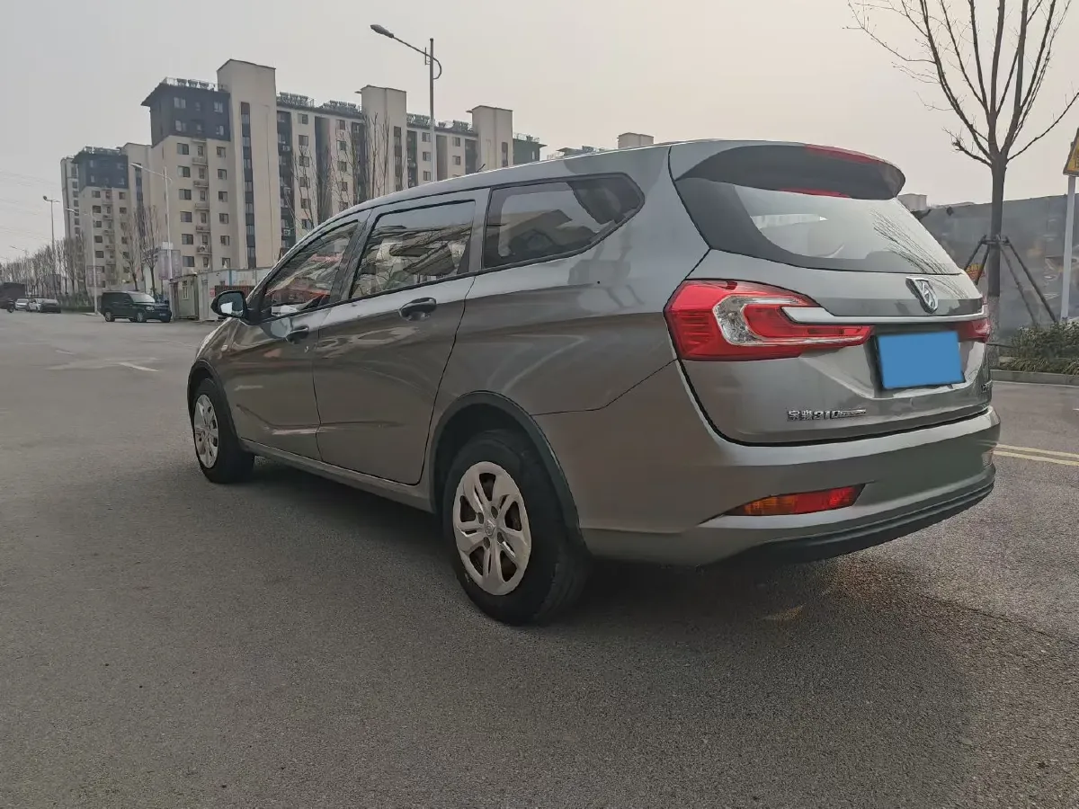 2017 BaoJun 310W 1.2L 82HP L4 6MT,autocango,china used car exporter,china ev exporter,chinese used car exporter,chinese used ev exporter