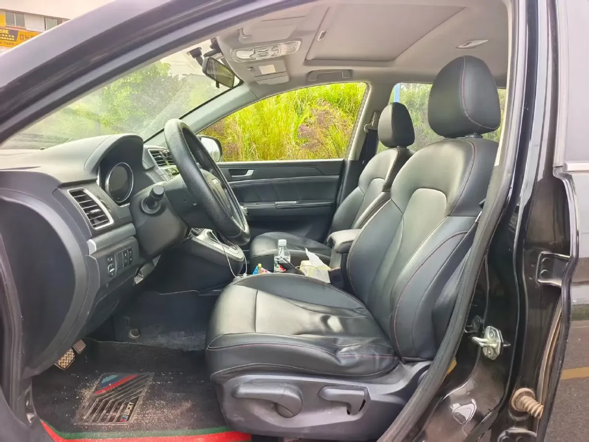 2019 Haval M6 1.5T 150HP L4 7DCT,autocango,china used car exporter,china ev exporter,chinese used car exporter,chinese used ev exporter