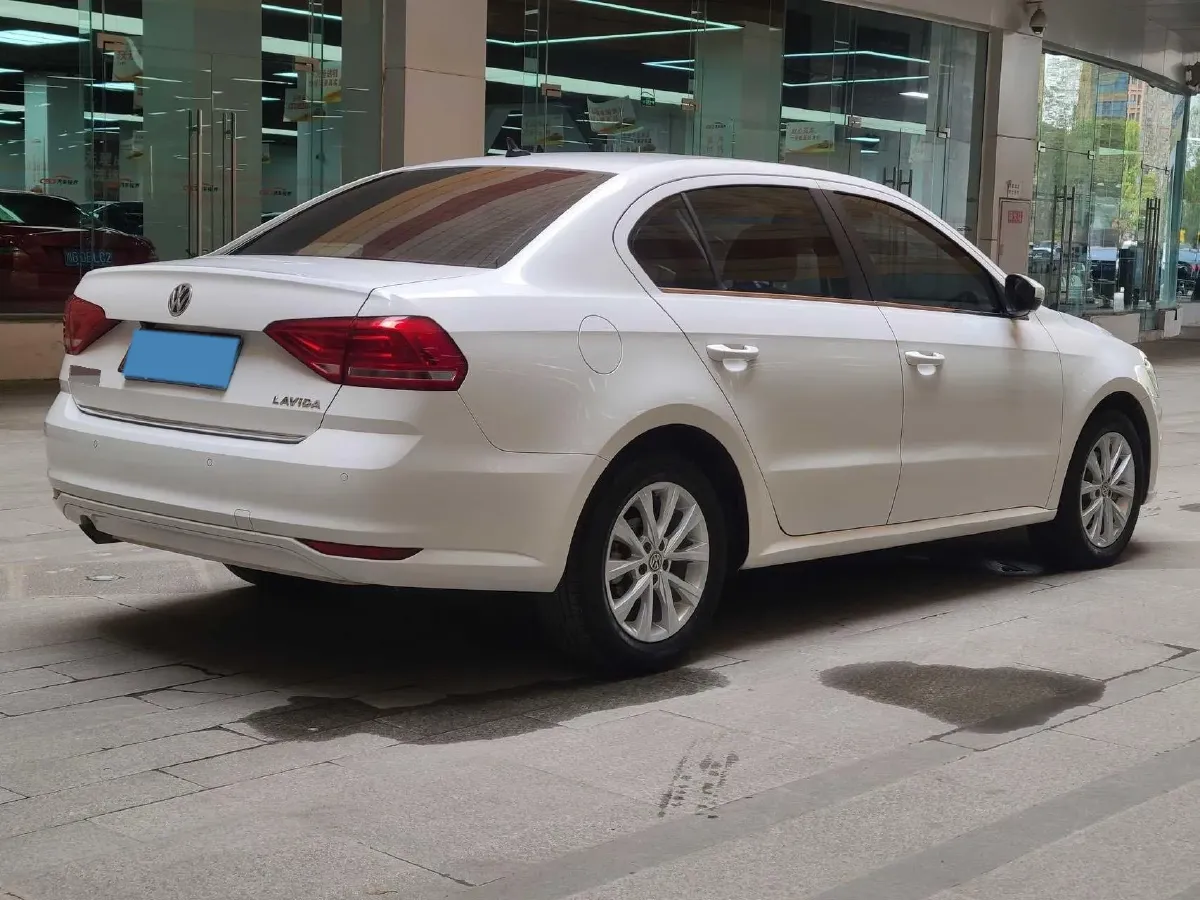 2017 Zotye Damy X7 1.8T 177HP L4 5MT,autocango,china used car exporter,china ev exporter,chinese used car exporter,chinese used ev exporter