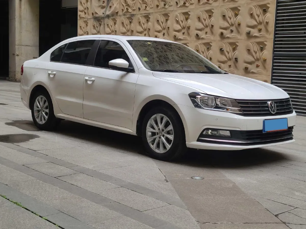 2017 Zotye Damy X7 1.8T 177HP L4 5MT,autocango,china used car exporter,china ev exporter,chinese used car exporter,chinese used ev exporter