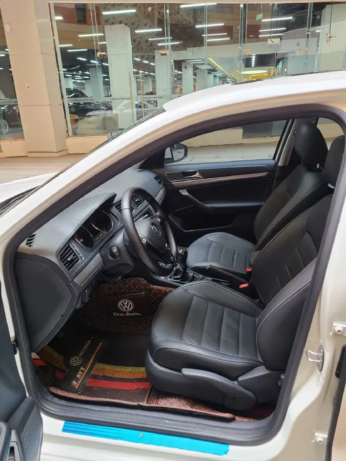 2017 Zotye Damy X7 1.8T 177HP L4 5MT,autocango,china used car exporter,china ev exporter,chinese used car exporter,chinese used ev exporter