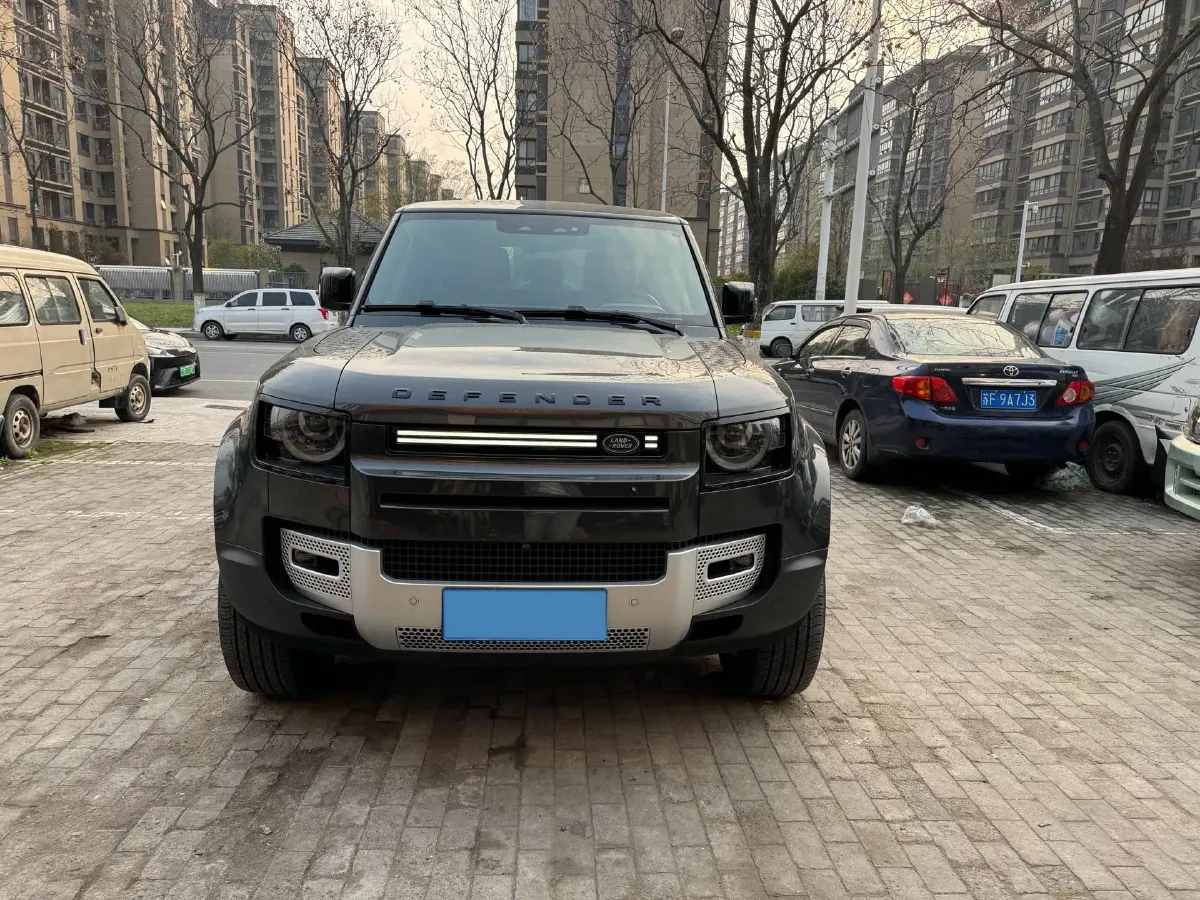 2024 Land Rover Defender 3.0T 400HP L6 8AT,autocango,china used car exporter,china ev exporter,chinese used car exporter,chinese used ev exporter