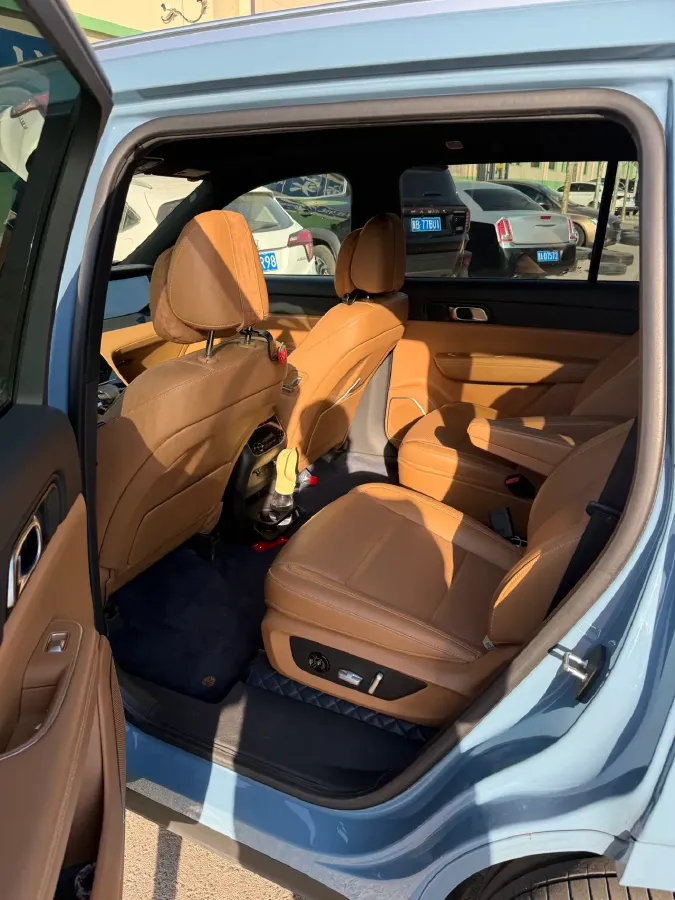 2021 Li ONE Range Extended 131HP REEV 40.5KWH,autocango,china used car exporter,china ev exporter,chinese used car exporter,chinese used ev exporter