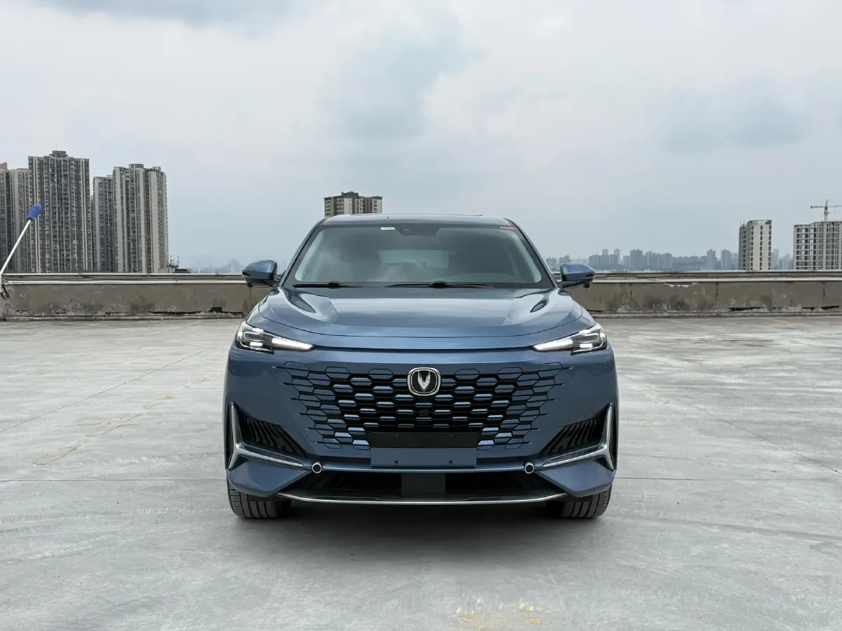 2021 ChangAn UNI-K 2.0T 233HP L4 8AT,autocango,china used car exporter,china ev exporter,chinese used car exporter,chinese used ev exporter