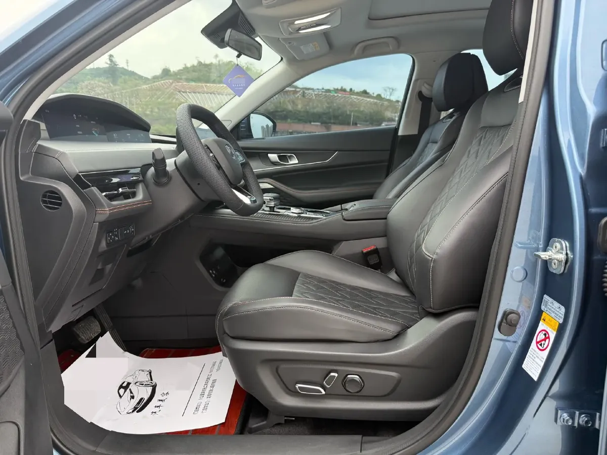 2021 ChangAn UNI-K 2.0T 233HP L4 8AT,autocango,china used car exporter,china ev exporter,chinese used car exporter,chinese used ev exporter