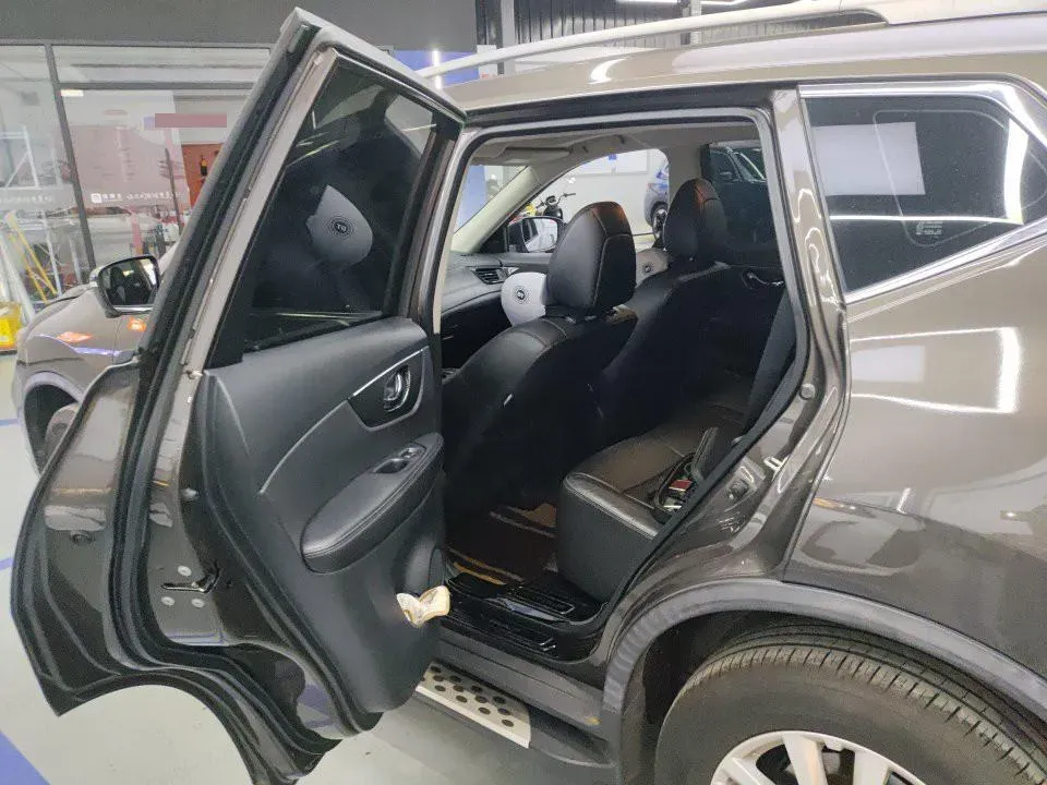 2020 Nissan X-Trail 2.0L 154HP L4 CVT,autocango,china used car exporter,china ev exporter,chinese used car exporter,chinese used ev exporter