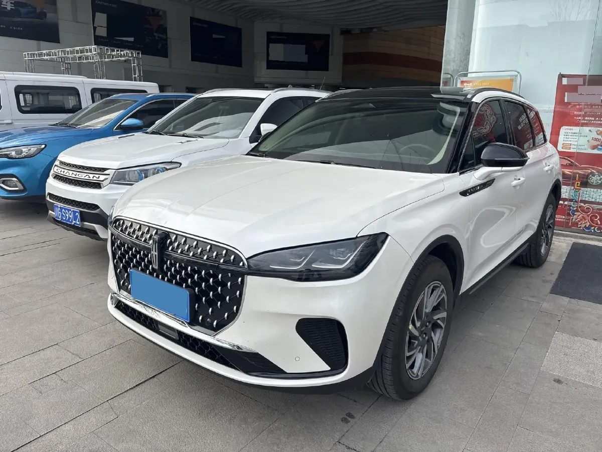 2023 Lincoln Corsair 2.0T 261HP L4 8AT,autocango,china used car exporter,china ev exporter,chinese used car exporter,chinese used ev exporter