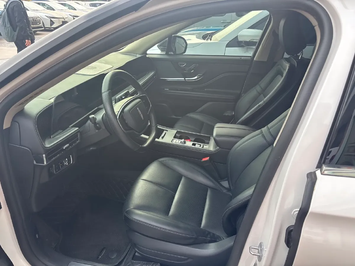 2023 Lincoln Corsair 2.0T 261HP L4 8AT,autocango,china used car exporter,china ev exporter,chinese used car exporter,chinese used ev exporter