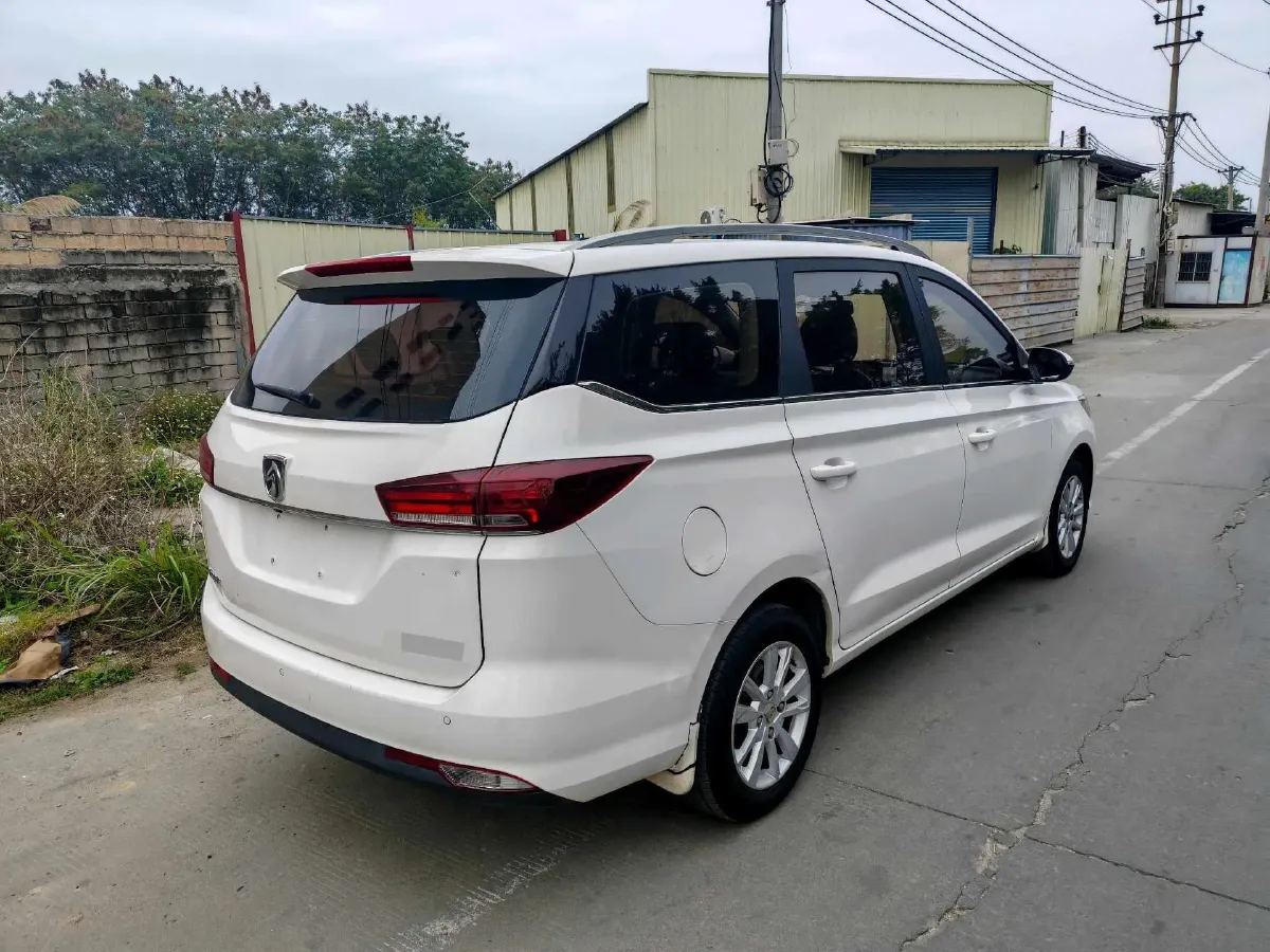 2019 BaoJun 360 1.5L 105HP L4 6MT,autocango,china used car exporter,china ev exporter,chinese used car exporter,chinese used ev exporter