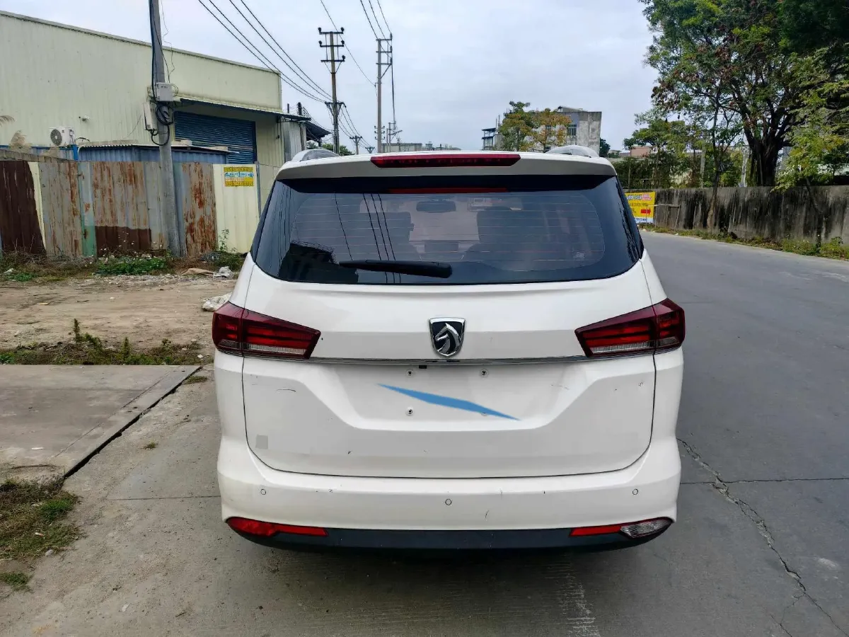 2019 BaoJun 360 1.5L 105HP L4 6MT,autocango,china used car exporter,china ev exporter,chinese used car exporter,chinese used ev exporter