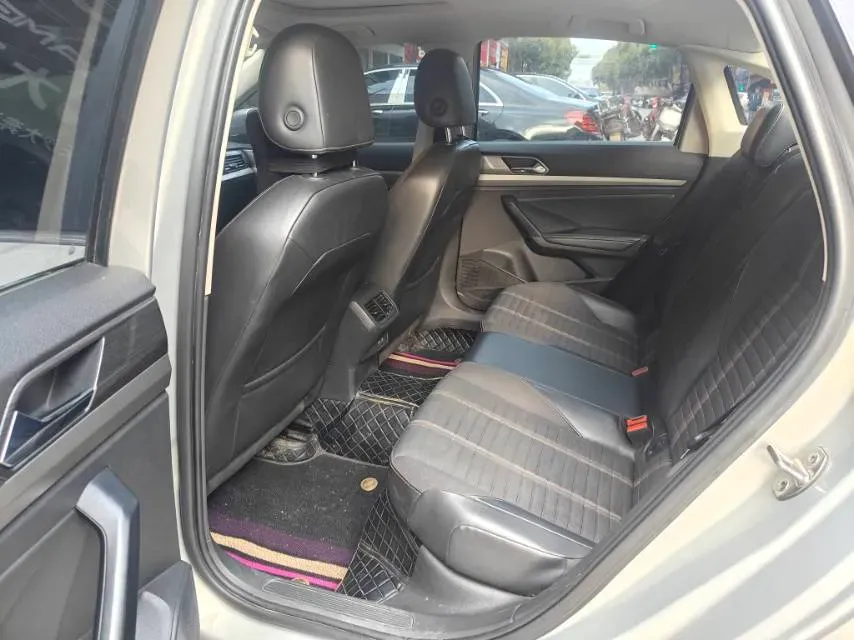 2018 Skoda Karoq 1.4T 150HP L4 7DCT,autocango,china used car exporter,china ev exporter,chinese used car exporter,chinese used ev exporter