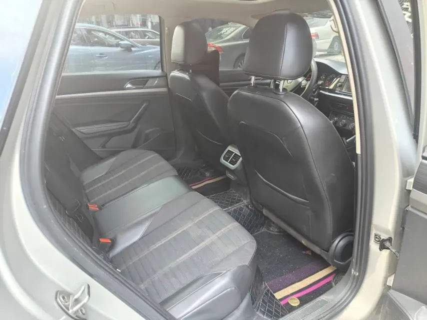 2018 Skoda Karoq 1.4T 150HP L4 7DCT,autocango,china used car exporter,china ev exporter,chinese used car exporter,chinese used ev exporter