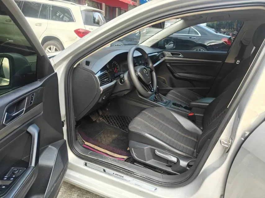 2018 Skoda Karoq 1.4T 150HP L4 7DCT,autocango,china used car exporter,china ev exporter,chinese used car exporter,chinese used ev exporter