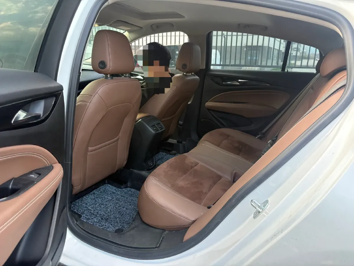 2022 Buick Regal 2.0T 237HP L4 9AT,autocango,china used car exporter,china ev exporter,chinese used car exporter,chinese used ev exporter