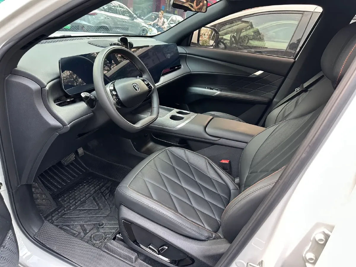 2025 ChangAn CS75 Plus 2.0T 233HP L4 8AT,autocango,china used car exporter,china ev exporter,chinese used car exporter,chinese used ev exporter