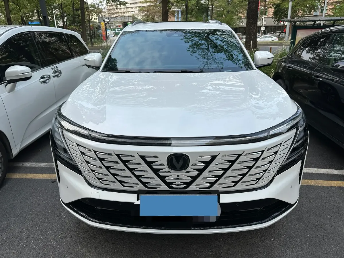 2025 ChangAn CS75 Plus 2.0T 233HP L4 8AT,autocango,china used car exporter,china ev exporter,chinese used car exporter,chinese used ev exporter