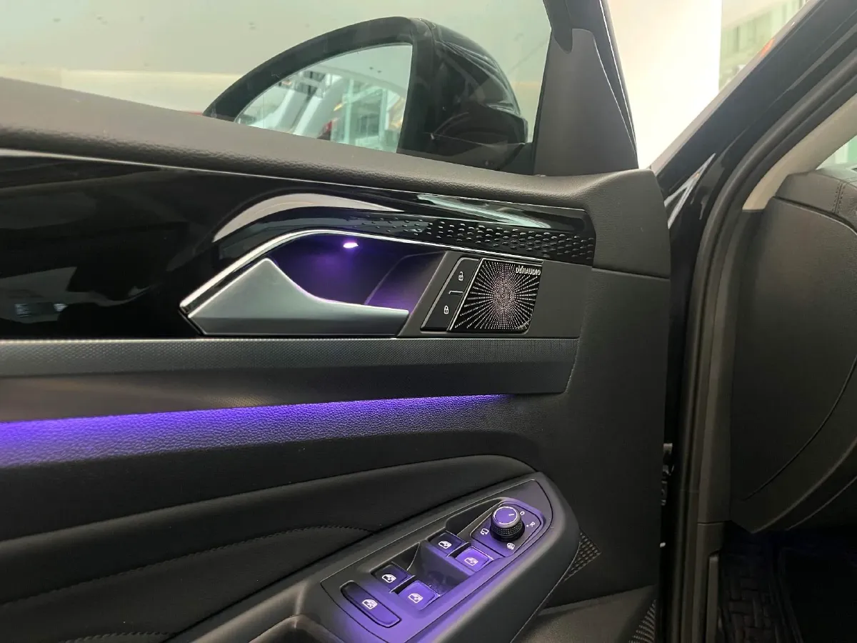 2023 Volkswagen Passat 2.0T 186HP L4 7DCT,autocango,china used car exporter,china ev exporter,chinese used car exporter,chinese used ev exporter