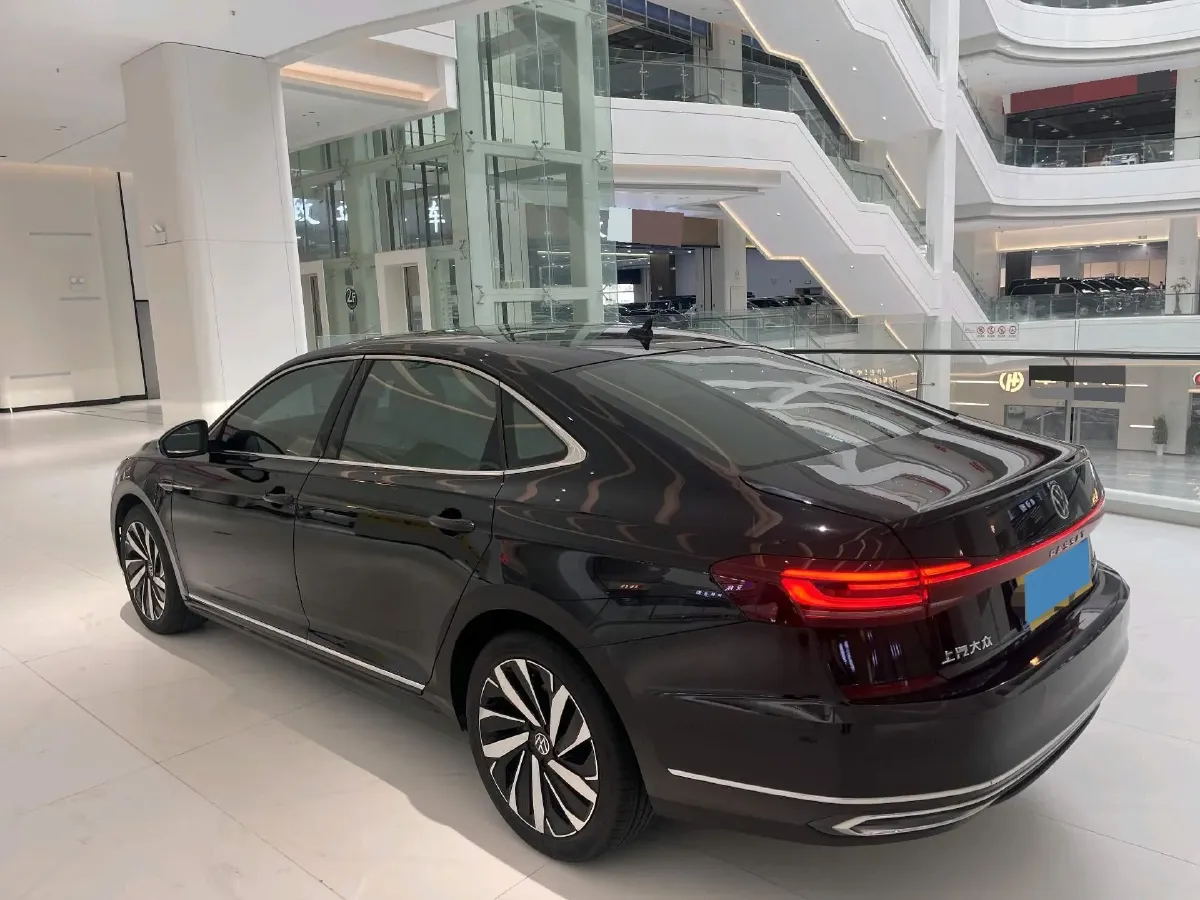 2023 Volkswagen Passat 2.0T 186HP L4 7DCT,autocango,china used car exporter,china ev exporter,chinese used car exporter,chinese used ev exporter