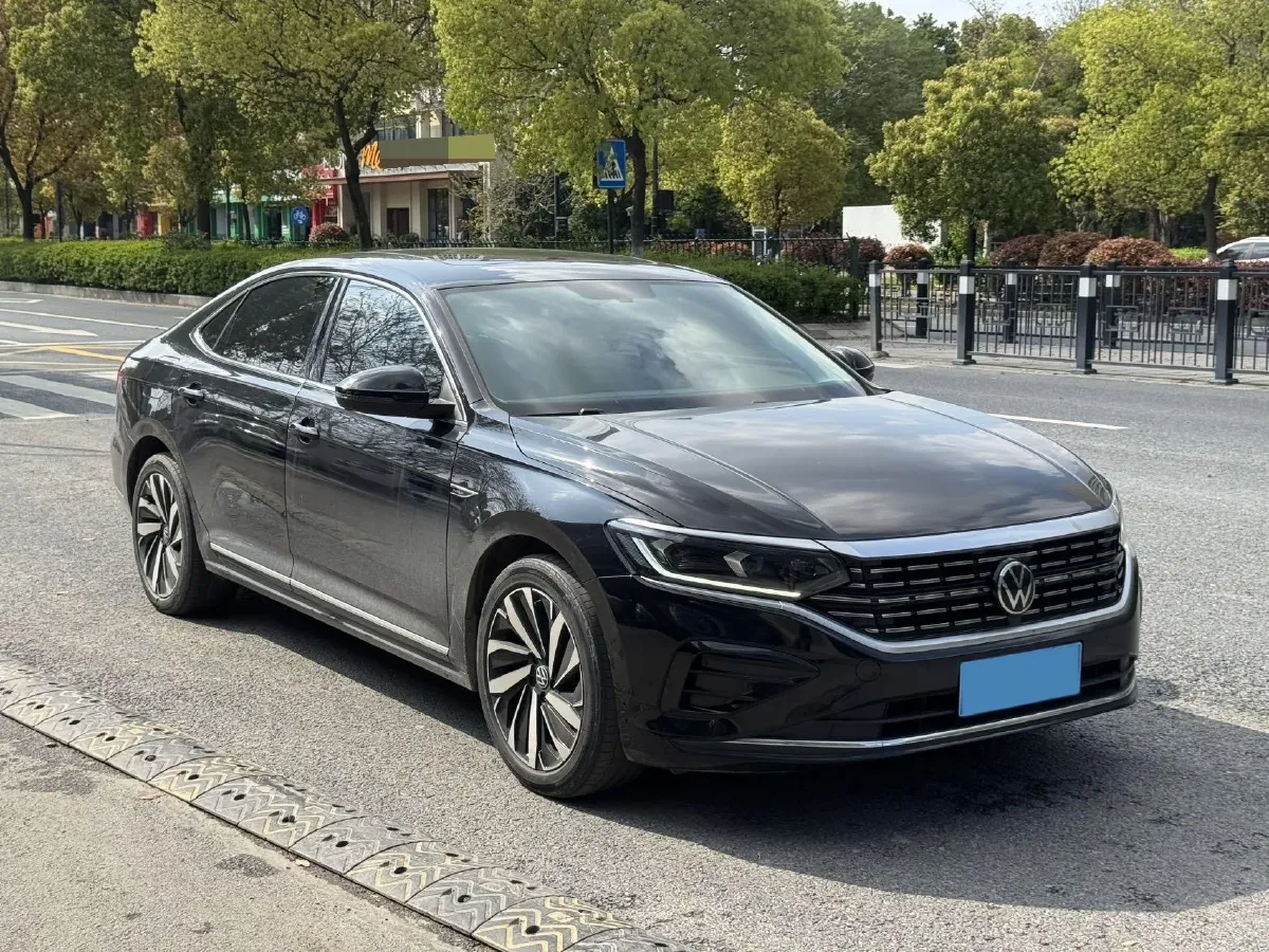 2023 Volkswagen Passat 2.0T 186HP L4 7DCT,autocango,china used car exporter,china ev exporter,chinese used car exporter,chinese used ev exporter