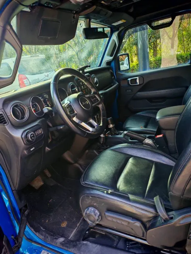 2023 Jeep Gladiator 3.6L 284HP V6 8AT,autocango,china used car exporter,china ev exporter,chinese used car exporter,chinese used ev exporter