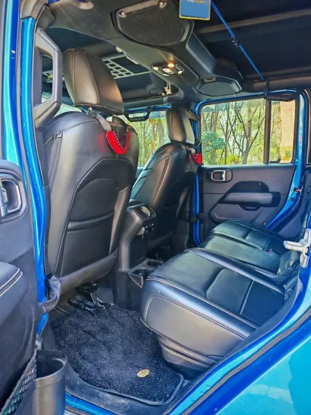 2023 Jeep Gladiator 3.6L 284HP V6 8AT,autocango,china used car exporter,china ev exporter,chinese used car exporter,chinese used ev exporter