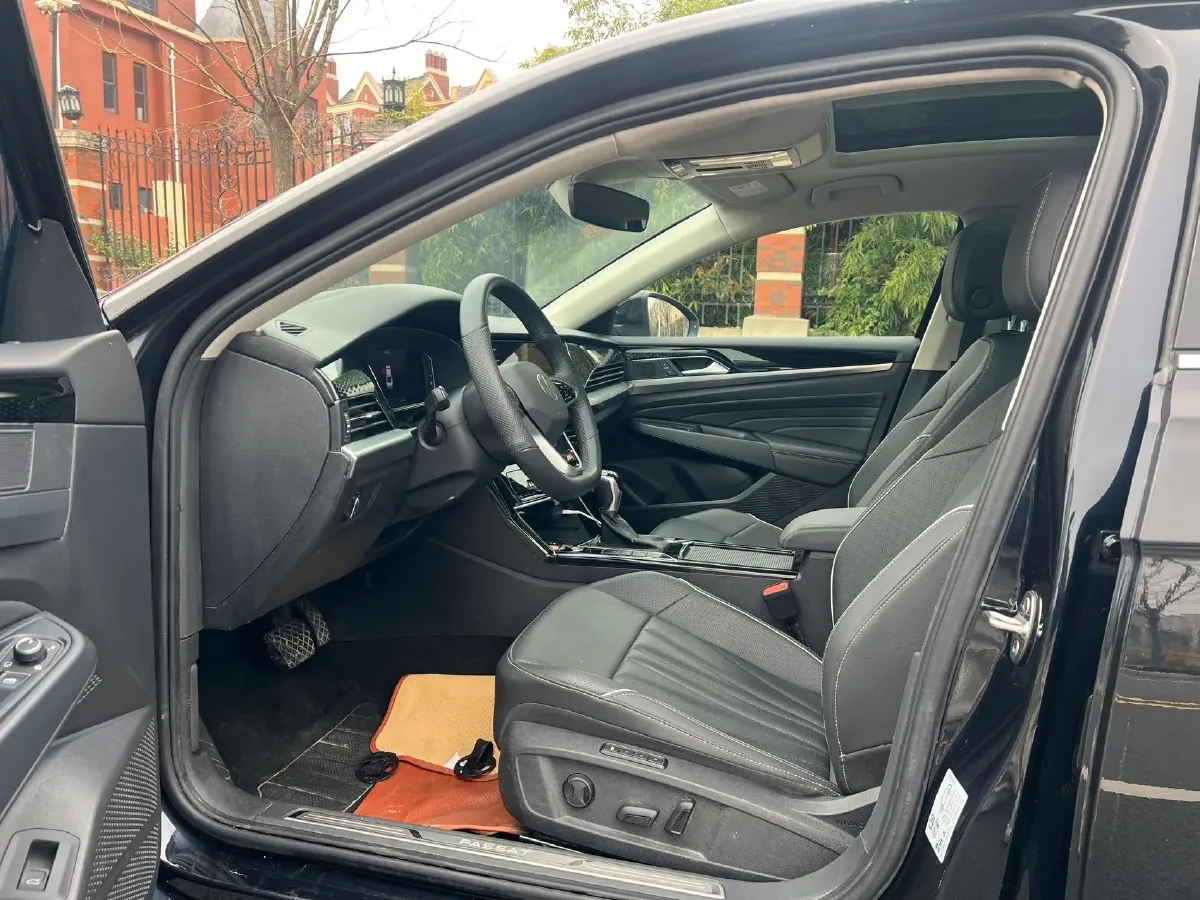 2024 Volkswagen Passat 2.0T 220HP L4 7DCT,autocango,china used car exporter,china ev exporter,chinese used car exporter,chinese used ev exporter