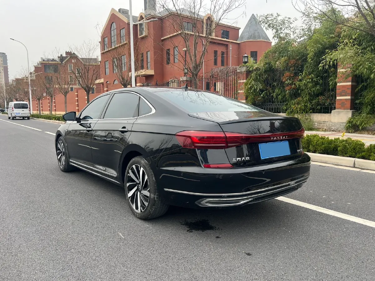 2024 Volkswagen Passat 2.0T 220HP L4 7DCT,autocango,china used car exporter,china ev exporter,chinese used car exporter,chinese used ev exporter