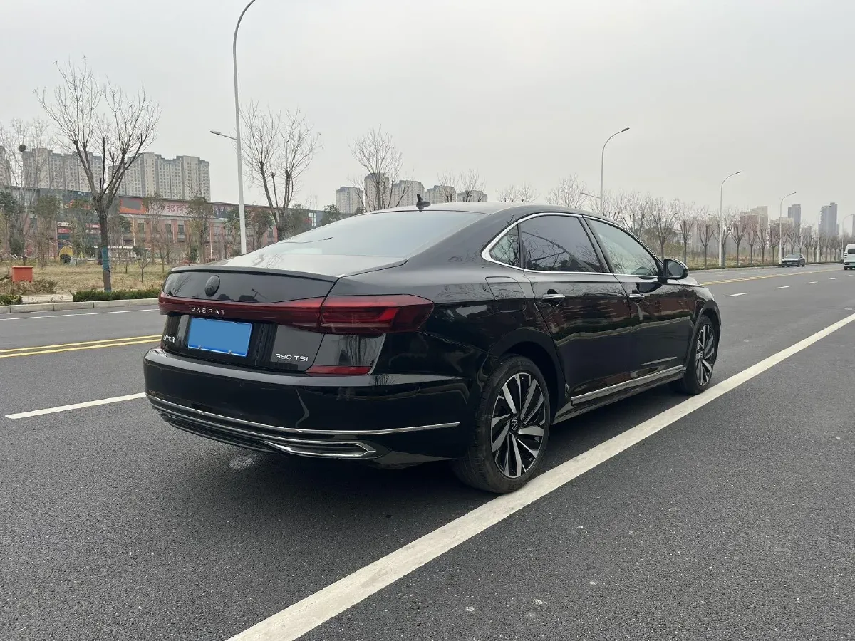 2024 Volkswagen Passat 2.0T 220HP L4 7DCT,autocango,china used car exporter,china ev exporter,chinese used car exporter,chinese used ev exporter