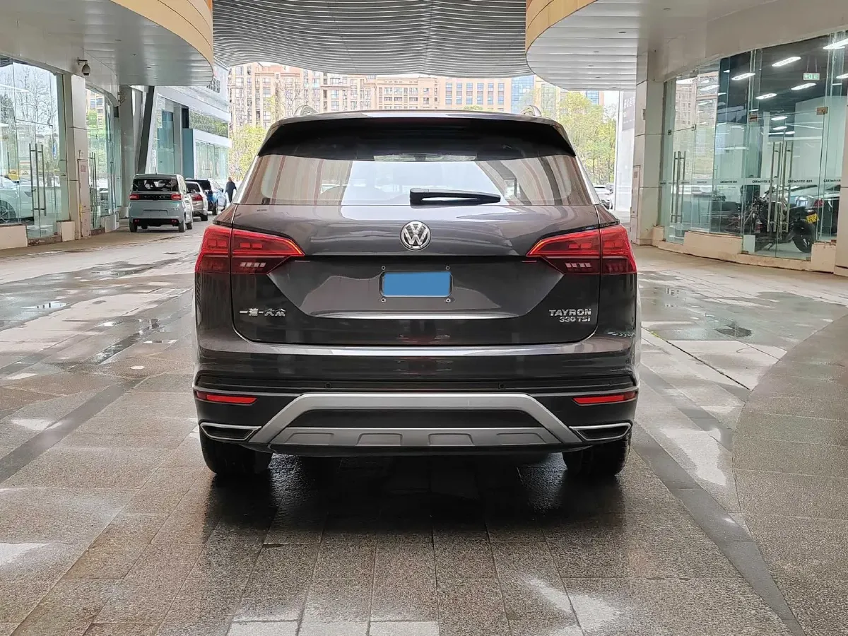 2019 Jeep Cherokee 2.0T 234HP L4 9AT,autocango,china used car exporter,china ev exporter,chinese used car exporter,chinese used ev exporter