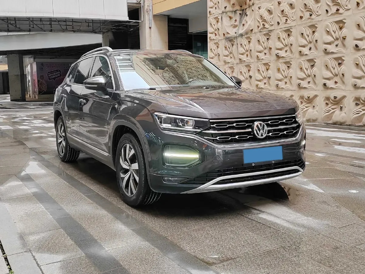 2019 Jeep Cherokee 2.0T 234HP L4 9AT,autocango,china used car exporter,china ev exporter,chinese used car exporter,chinese used ev exporter