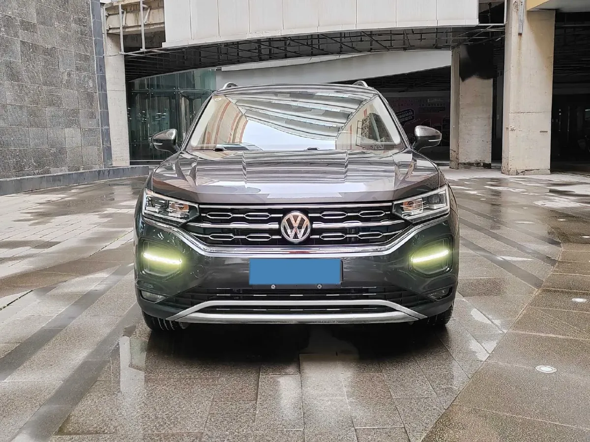 2019 Jeep Cherokee 2.0T 234HP L4 9AT,autocango,china used car exporter,china ev exporter,chinese used car exporter,chinese used ev exporter