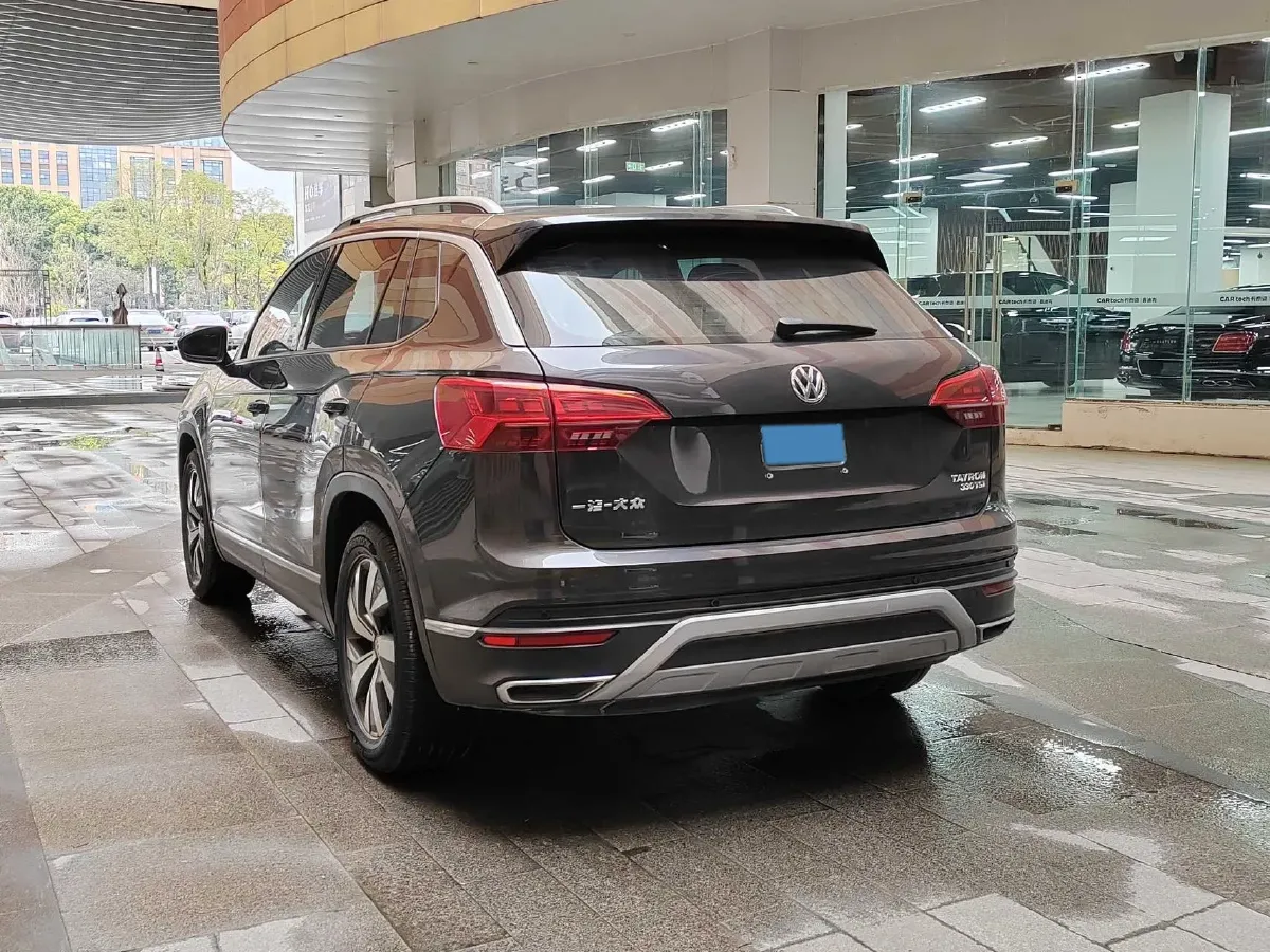 2019 Jeep Cherokee 2.0T 234HP L4 9AT,autocango,china used car exporter,china ev exporter,chinese used car exporter,chinese used ev exporter