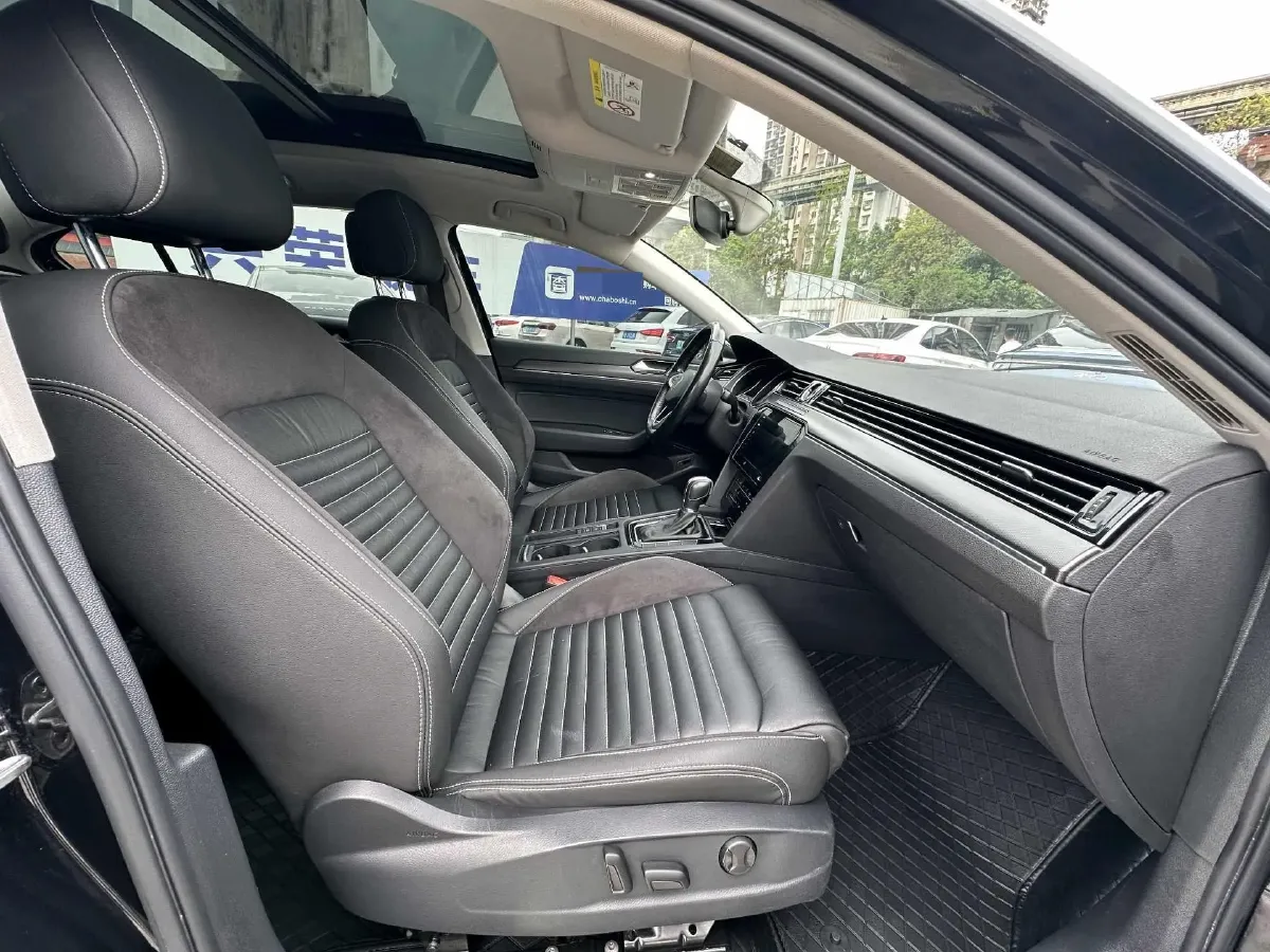 2020 Volkswagen Magotan 2.0T 186HP L4 7DCT,autocango,china used car exporter,china ev exporter,chinese used car exporter,chinese used ev exporter