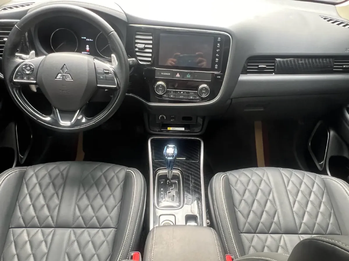 2021 Mitsubishi Outlander 2.4L 192HP L4 CVT,autocango,china used car exporter,china ev exporter,chinese used car exporter,chinese used ev exporter