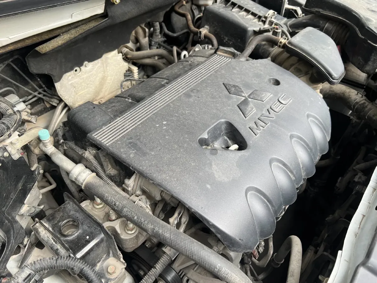 2021 Mitsubishi Outlander 2.4L 192HP L4 CVT,autocango,china used car exporter,china ev exporter,chinese used car exporter,chinese used ev exporter