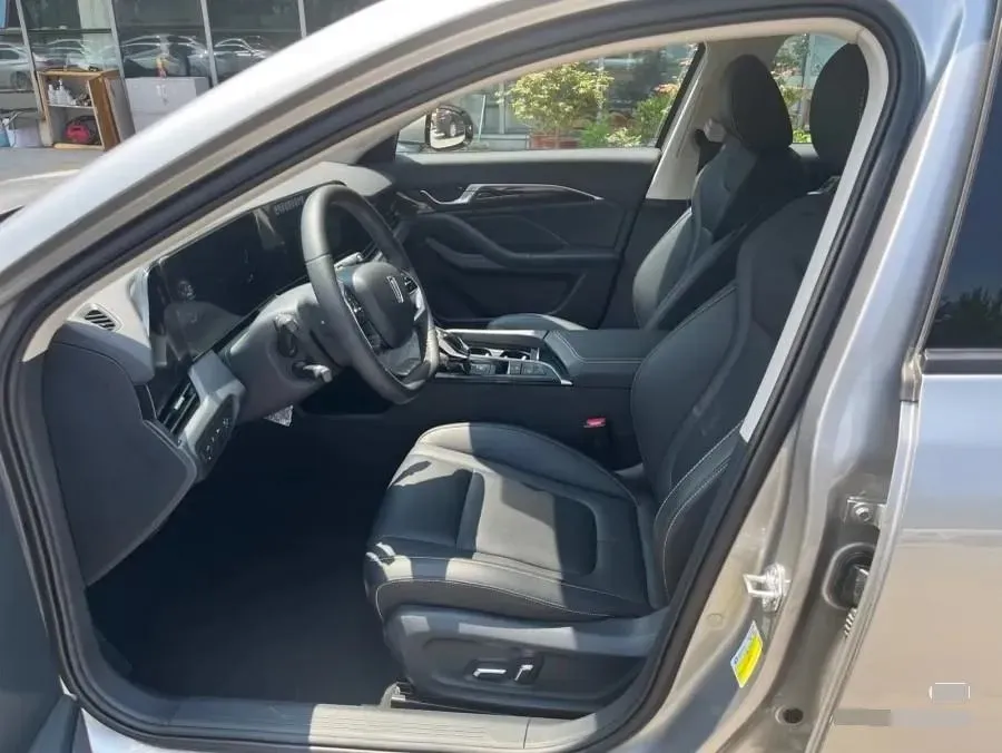 2021 Bestune B70 1.5T 169HP L4 7DCT,autocango,china used car exporter,china ev exporter,chinese used car exporter,chinese used ev exporter