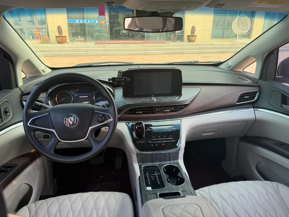 2023 Buick GL8 2.0T 237HP L4 9AT,autocango,china used car exporter,china ev exporter,chinese used car exporter,chinese used ev exporter
