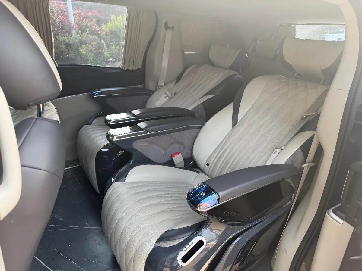 2023 Buick GL8 2.0T 237HP L4 9AT,autocango,china used car exporter,china ev exporter,chinese used car exporter,chinese used ev exporter