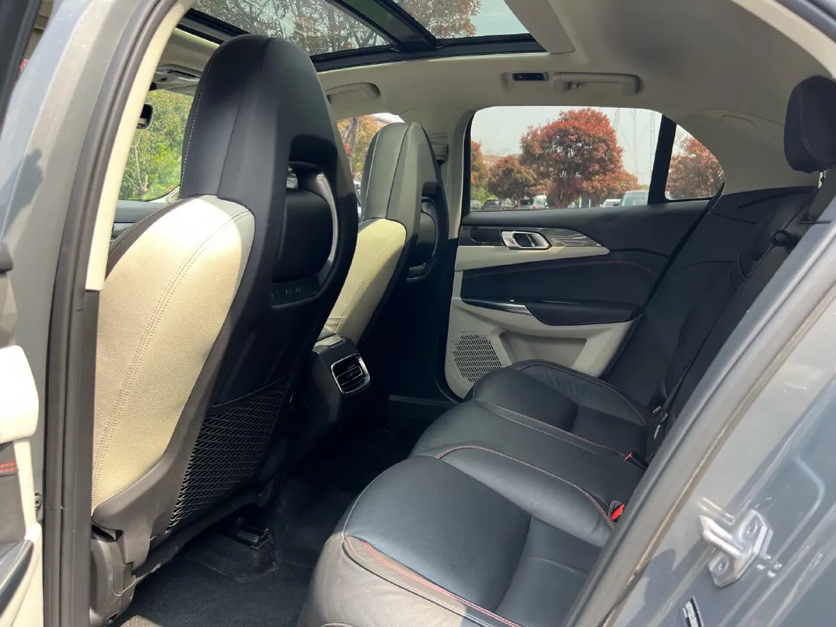 2018 Toyota C-HR 2.0L 171HP L4 CVT,autocango,china used car exporter,china ev exporter,chinese used car exporter,chinese used ev exporter