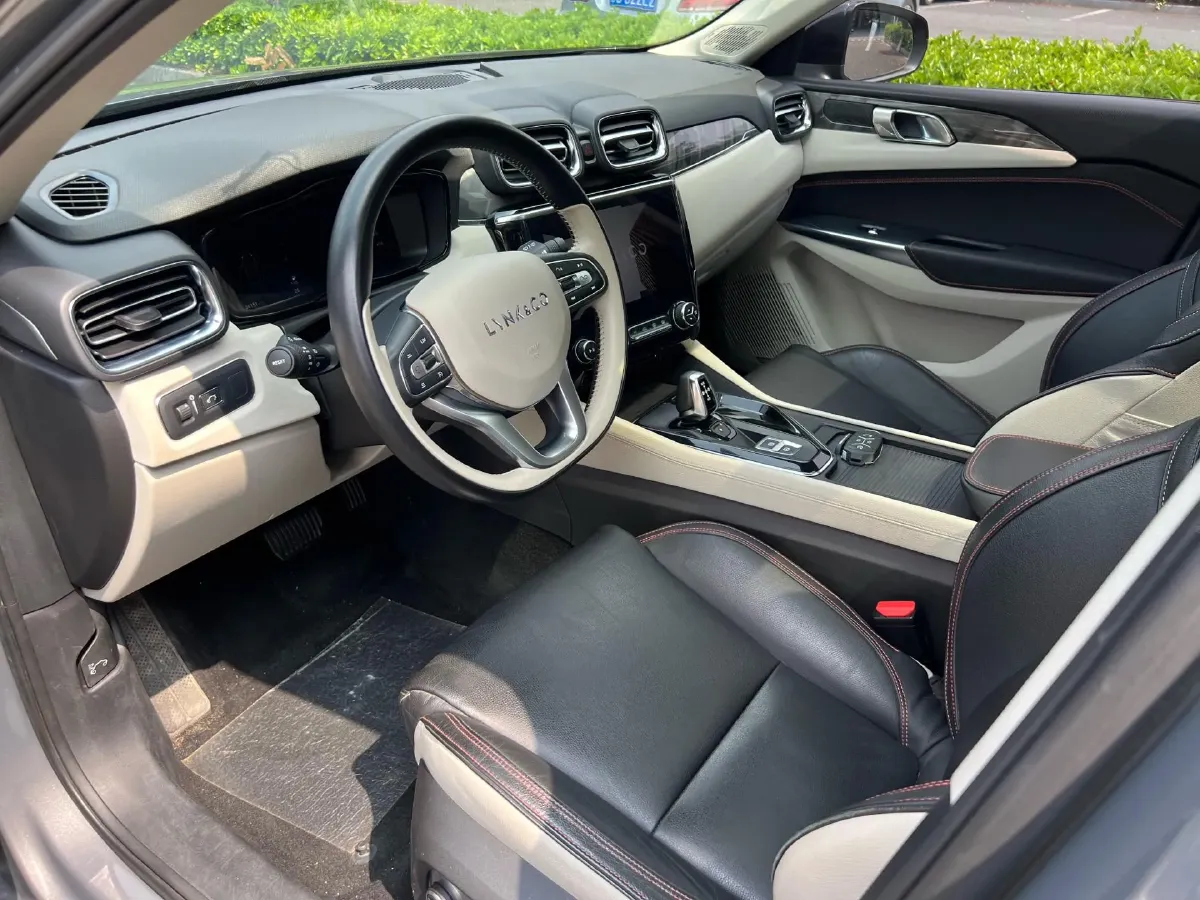 2018 Toyota C-HR 2.0L 171HP L4 CVT,autocango,china used car exporter,china ev exporter,chinese used car exporter,chinese used ev exporter