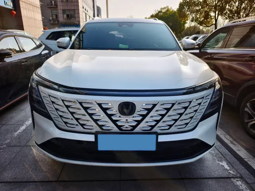 2025 ChangAn CS75 Plus 2.0T 233HP L4 8AT,autocango,china used car exporter,china ev exporter,chinese used car exporter,chinese used ev exporter
