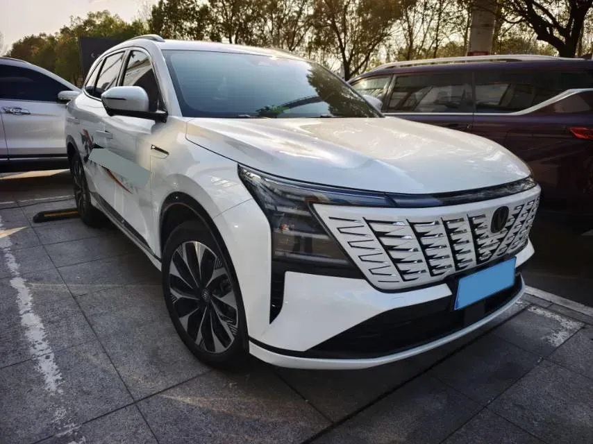 2025 ChangAn CS75 Plus 2.0T 233HP L4 8AT,autocango,china used car exporter,china ev exporter,chinese used car exporter,chinese used ev exporter