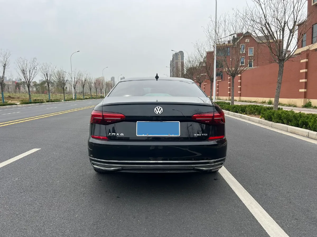 2020 Volkswagen Passat 2.0T 186HP L4 7DCT,autocango,china used car exporter,china ev exporter,chinese used car exporter,chinese used ev exporter