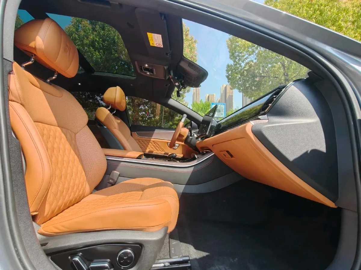 2022 Volkswagen Tiguan L 2.0T 186HP L4 7DCT,autocango,china used car exporter,china ev exporter,chinese used car exporter,chinese used ev exporter