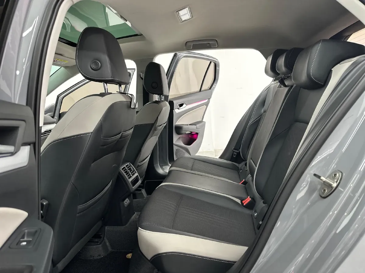 2021 Volkswagen Golf 1.4T 150HP L4 7DCT,autocango,china used car exporter,china ev exporter,chinese used car exporter,chinese used ev exporter