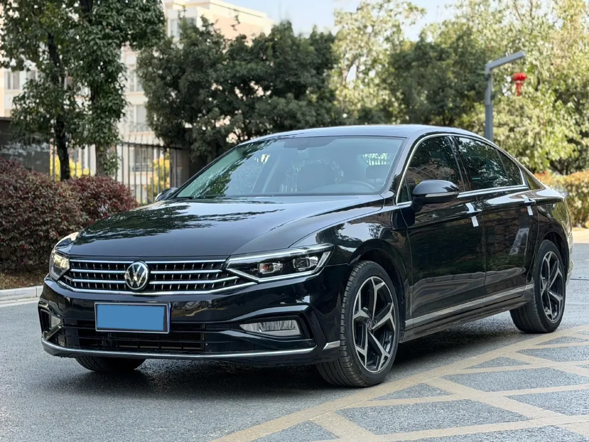 2023 Volkswagen Magotan 2.0T 186HP L4 7DCT,autocango,china used car exporter,china ev exporter,chinese used car exporter,chinese used ev exporter