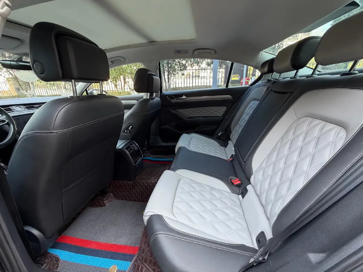 2023 Volkswagen Magotan 2.0T 186HP L4 7DCT,autocango,china used car exporter,china ev exporter,chinese used car exporter,chinese used ev exporter